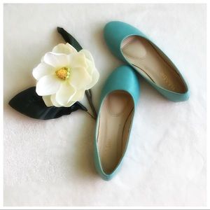 Blue BellaMarie flats size 6. New!